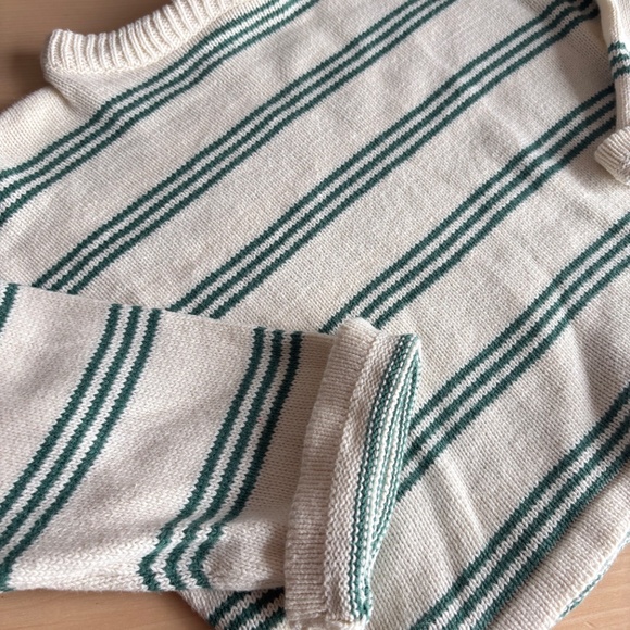 Beautiful crop shirt Summer and Storm 4-5T - Picture 2 of 6